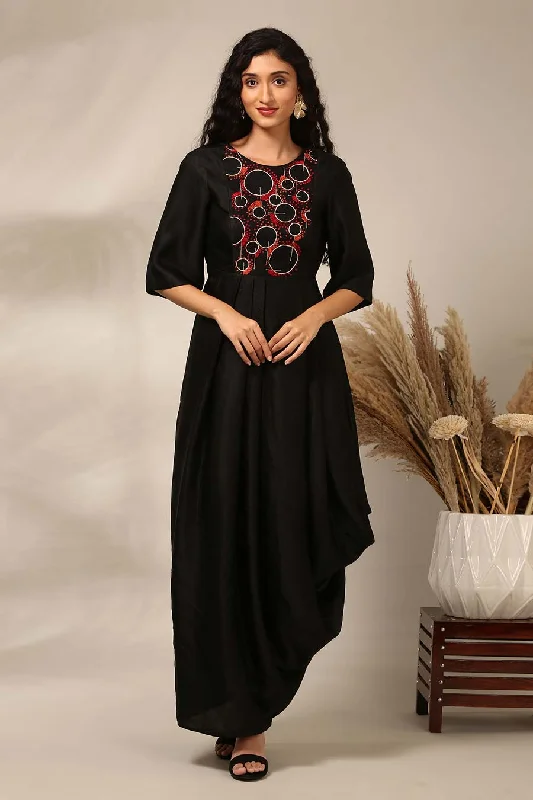 Women's Holiday Outfit Black Embroidered Pleated Dress