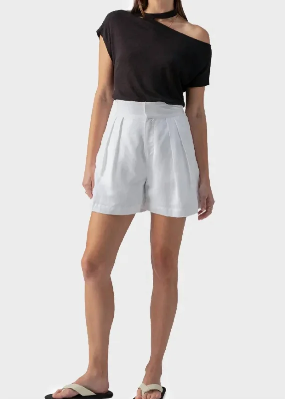 Pull Me On Short In White Women's Elegant Clothes