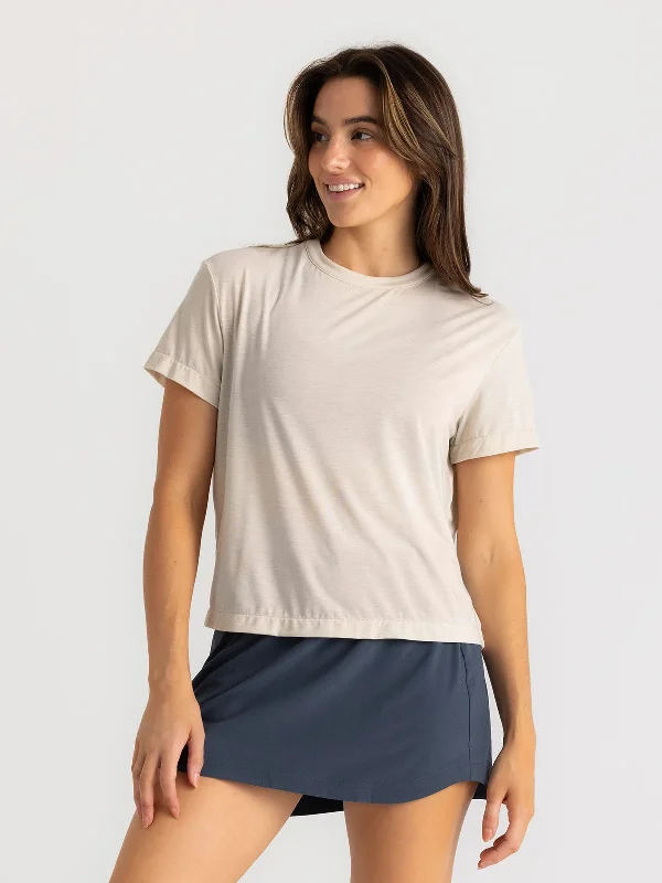 Free Fly Women's Elevate Lightweight Tee Vintage-Inspired Women's Apparel