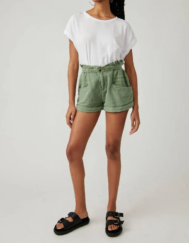 Topanga Cuff Short In Oil Green Trendy Casual Outfits