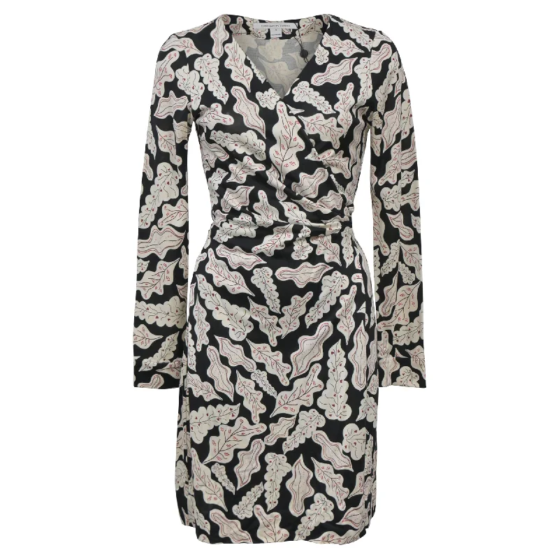 Diane Von Furstenberg Leaf Print Wrap Dress in Black Silk Women's Charming Outfit For Events